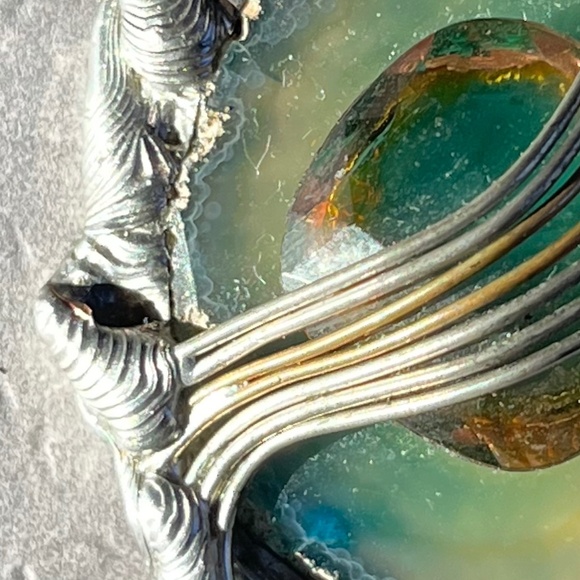 ARTISAN Signed Brooch Metal, Stone, Crystal - Picture 4 of 5